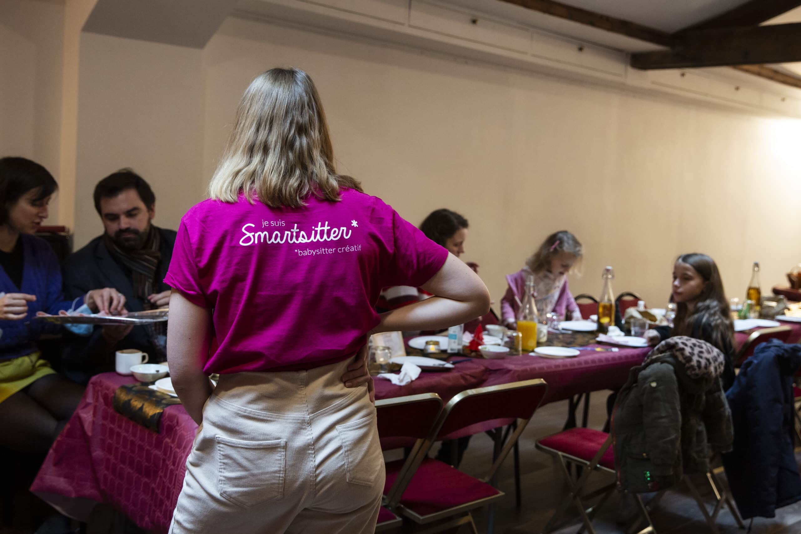 smartsitter pendant un atelier avec des enfants, salaire baby-sitter